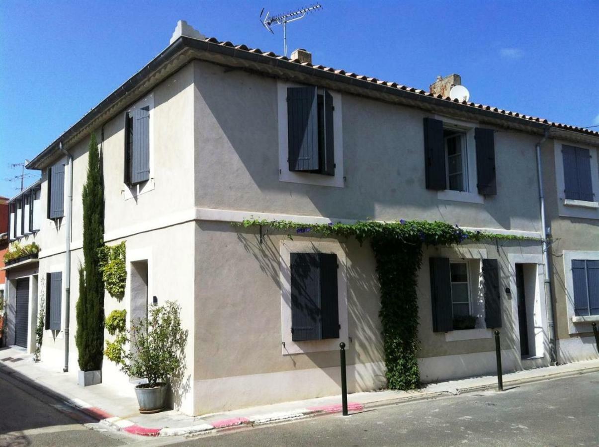 Au Coeur Des Remparts Apartment Aigues-Mortes Exterior photo