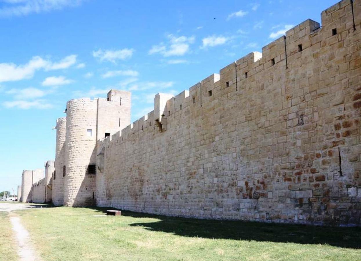 Au Coeur Des Remparts Apartment Aigues-Mortes Exterior photo